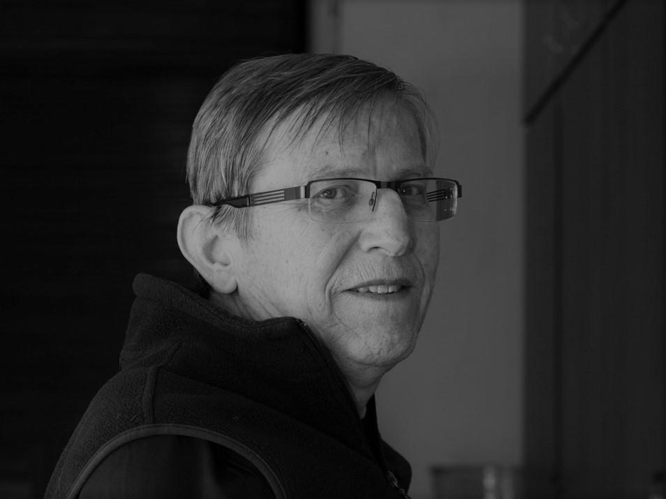 Opustil nás