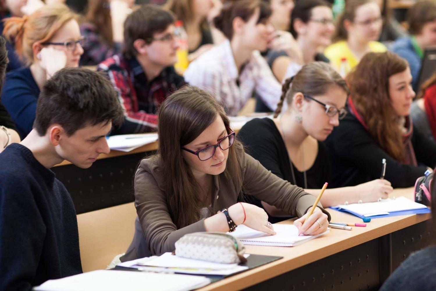 Bakalářské studium Bakalářské studium